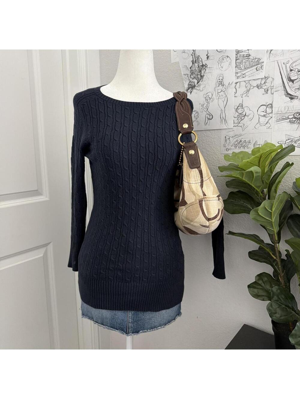 Gap sweater